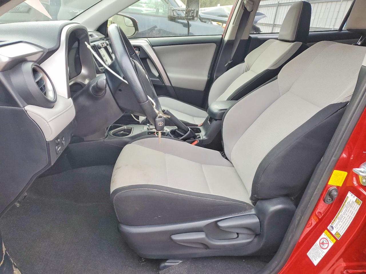 2016 TOYOTA RAV4 XLE photo 7