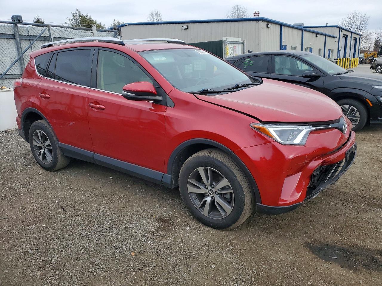2016 TOYOTA RAV4 XLE photo 4