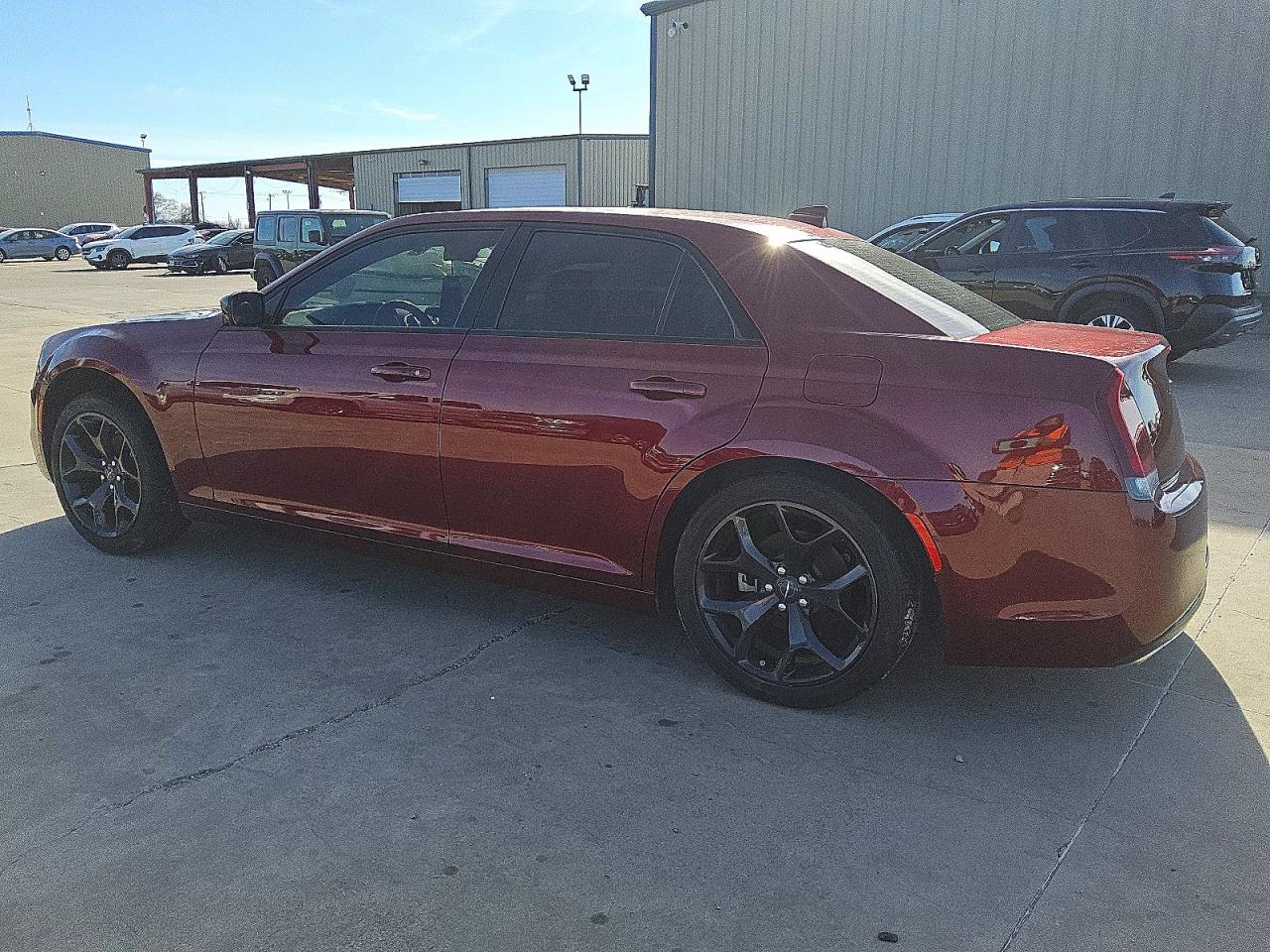 2022 CHRYSLER 300 TOURING photo 2