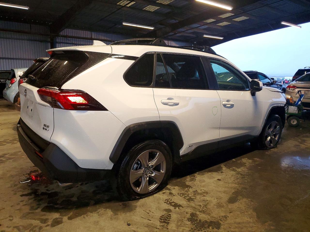 2025 TOYOTA RAV4 XLE photo 3