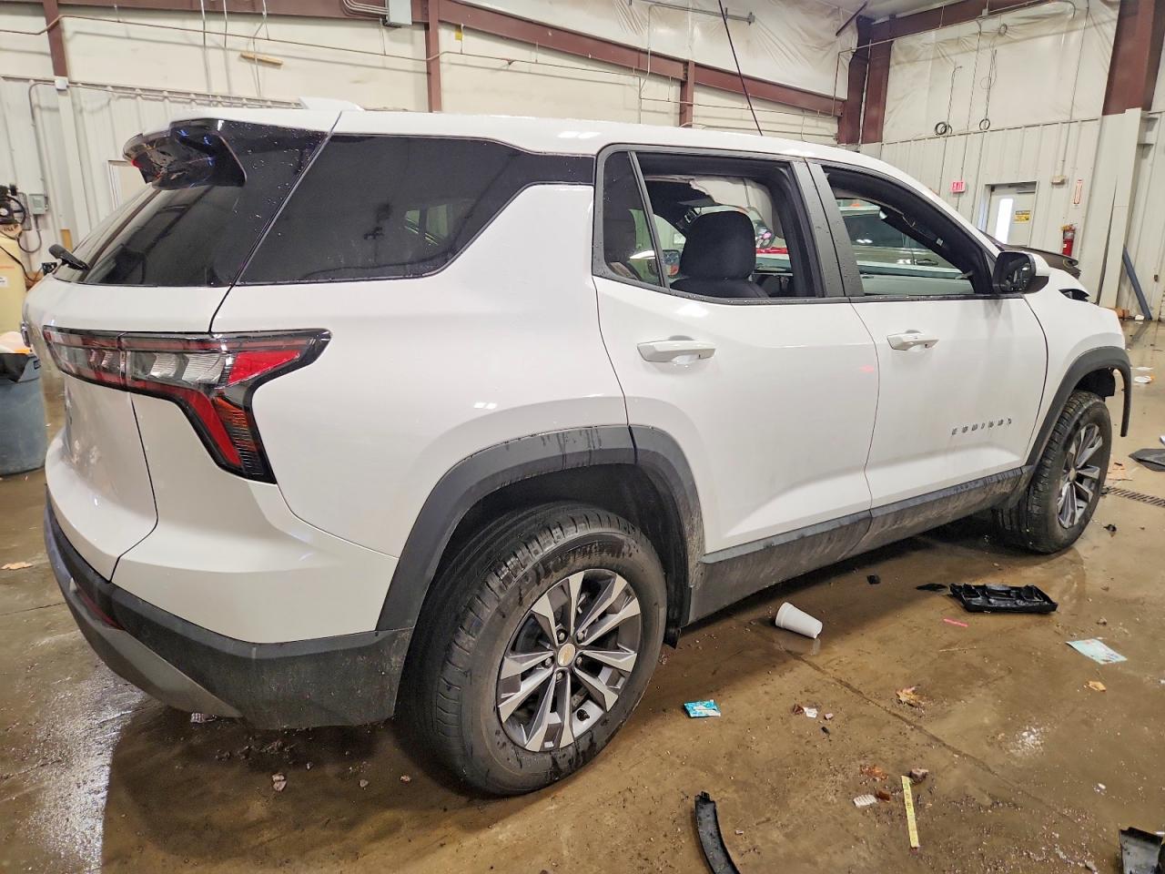 2026 CHEVROLET EQUINOX LT photo 3