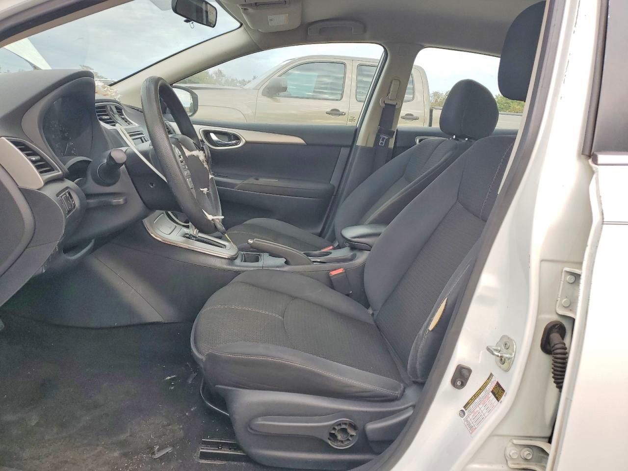 2015 NISSAN SENTRA S photo 25
