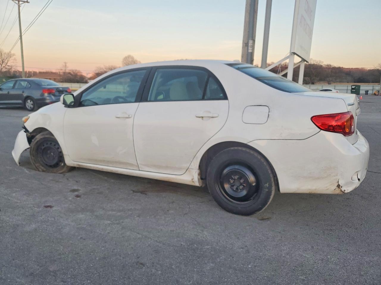2010 TOYOTA COROLLA BASE photo 3