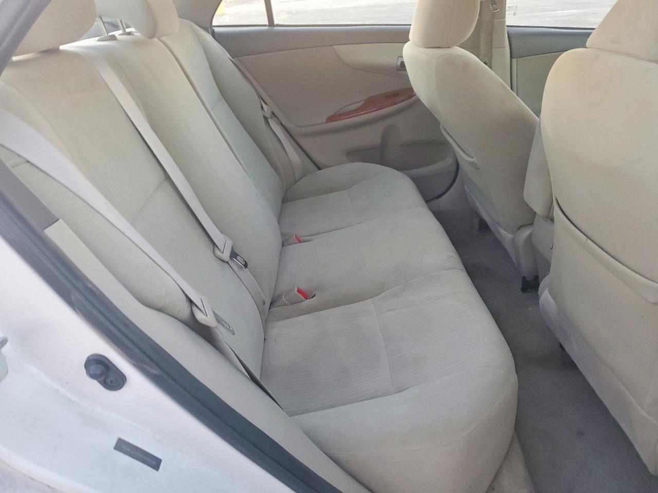 2010 TOYOTA COROLLA BASE photo 19