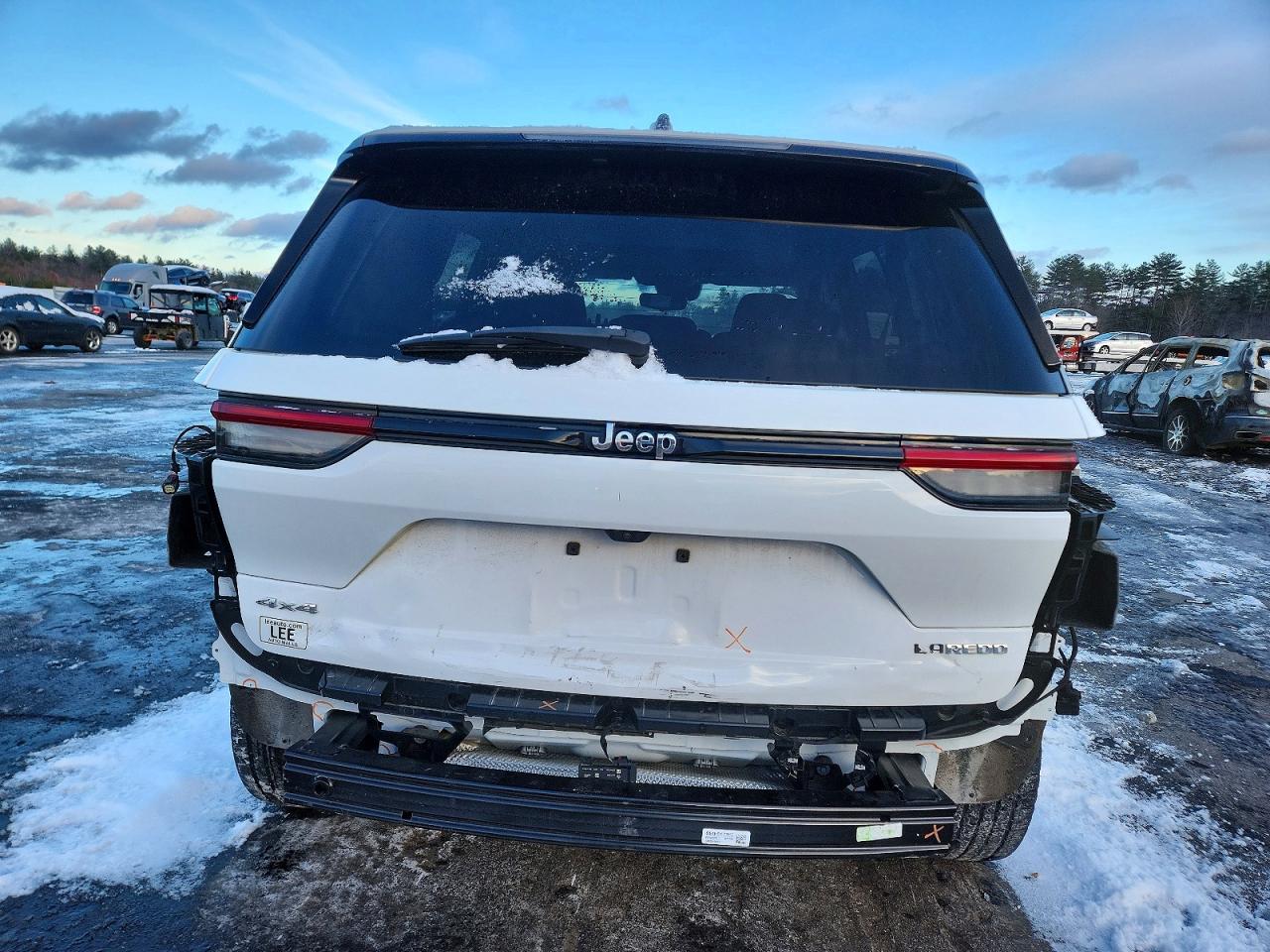2023 JEEP GRAND CHEROKEE LAREDO photo 6