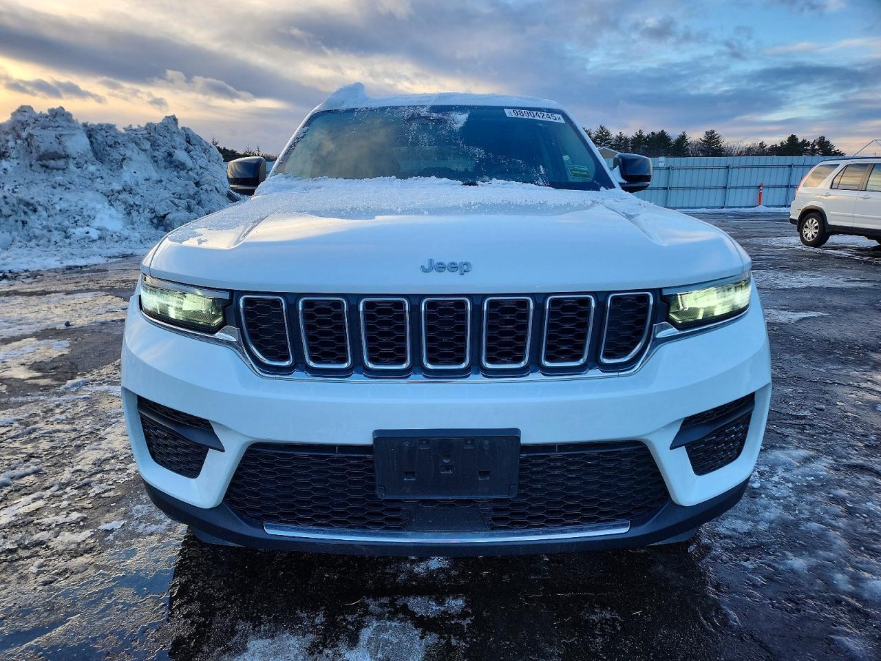 2023 JEEP GRAND CHEROKEE LAREDO photo 5