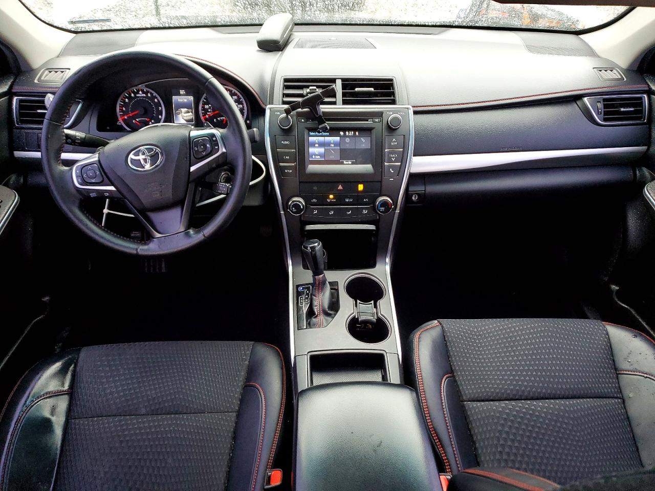 2015 TOYOTA CAMRY LE photo 8