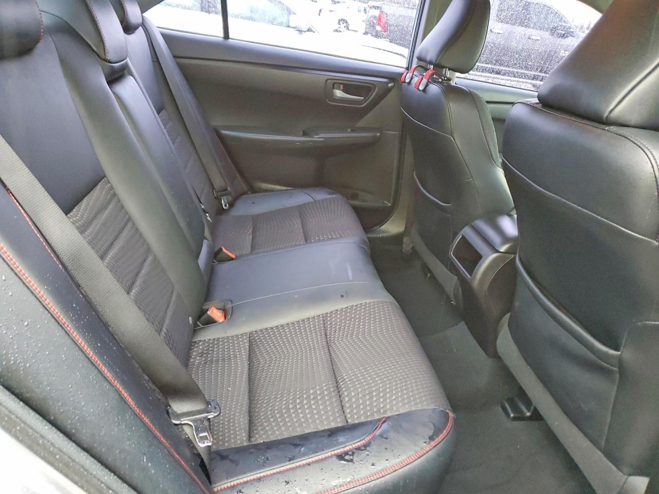 2015 TOYOTA CAMRY LE photo 10