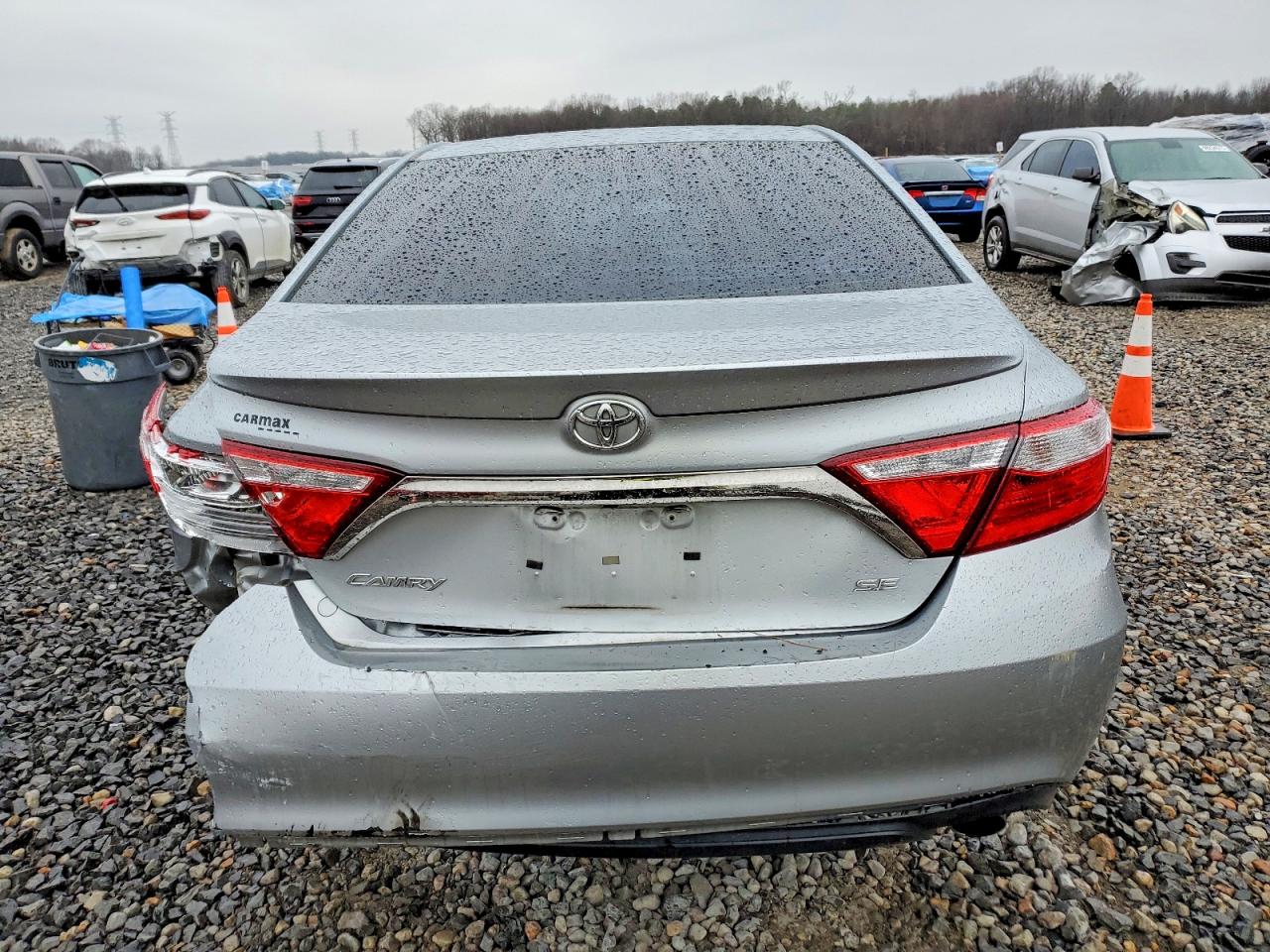 2015 TOYOTA CAMRY LE photo 6
