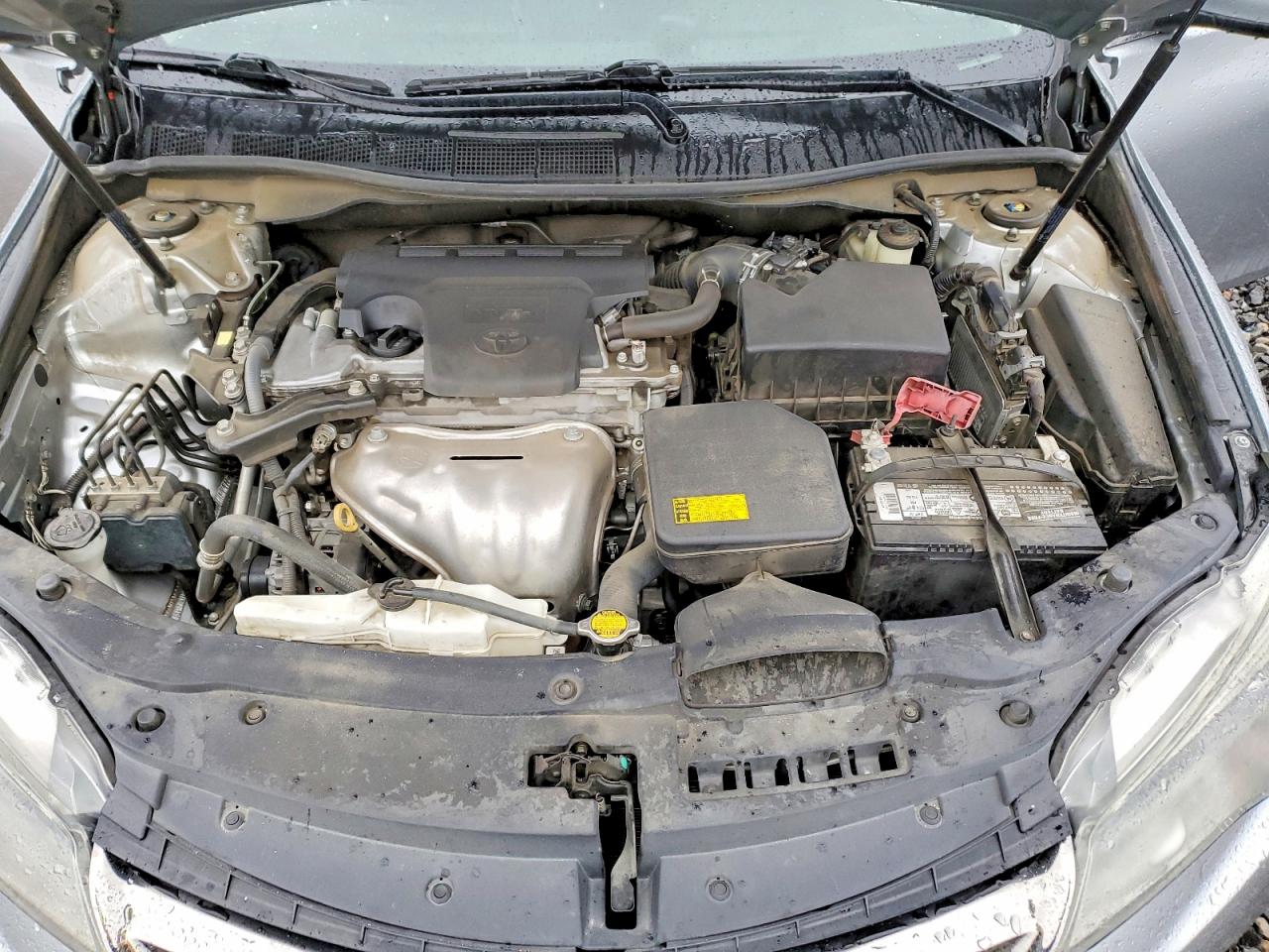 2015 TOYOTA CAMRY LE photo 11