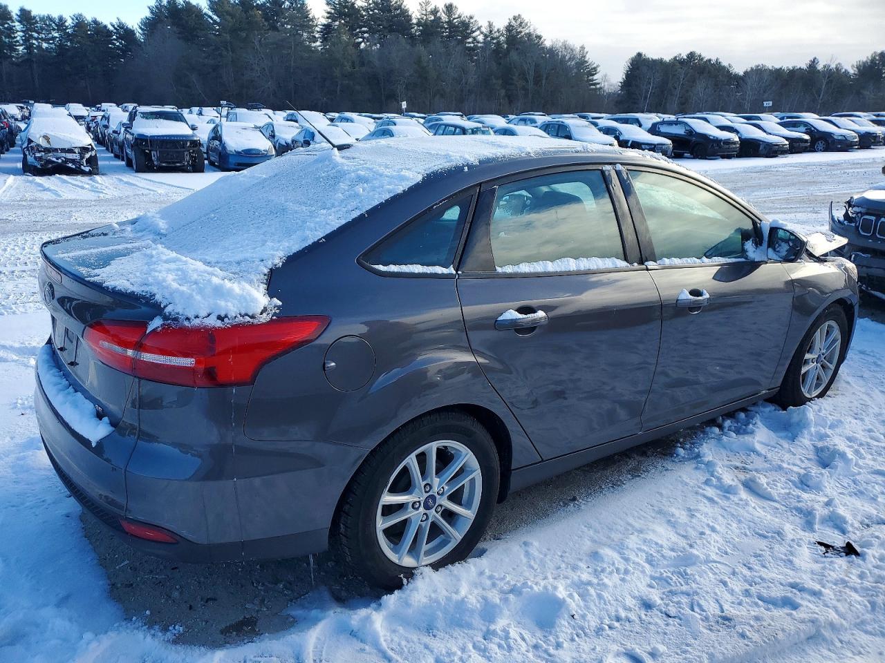 2018 FORD FOCUS SE photo 5