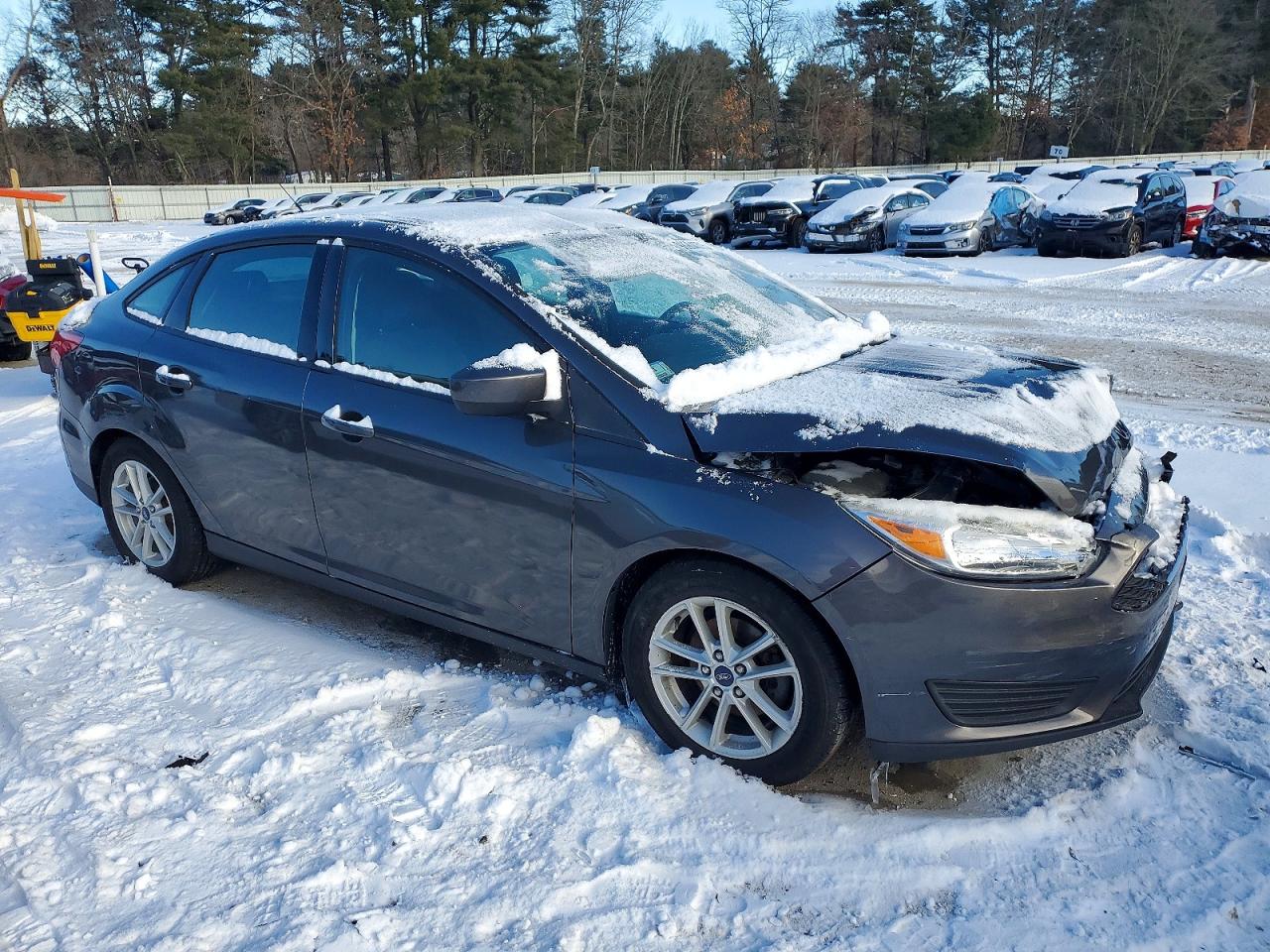 2018 FORD FOCUS SE photo 7