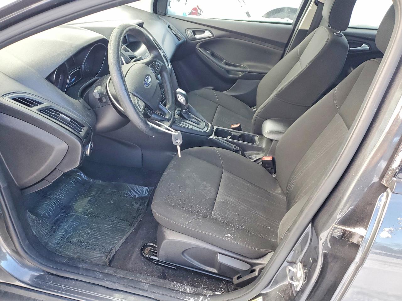2018 FORD FOCUS SE photo 13