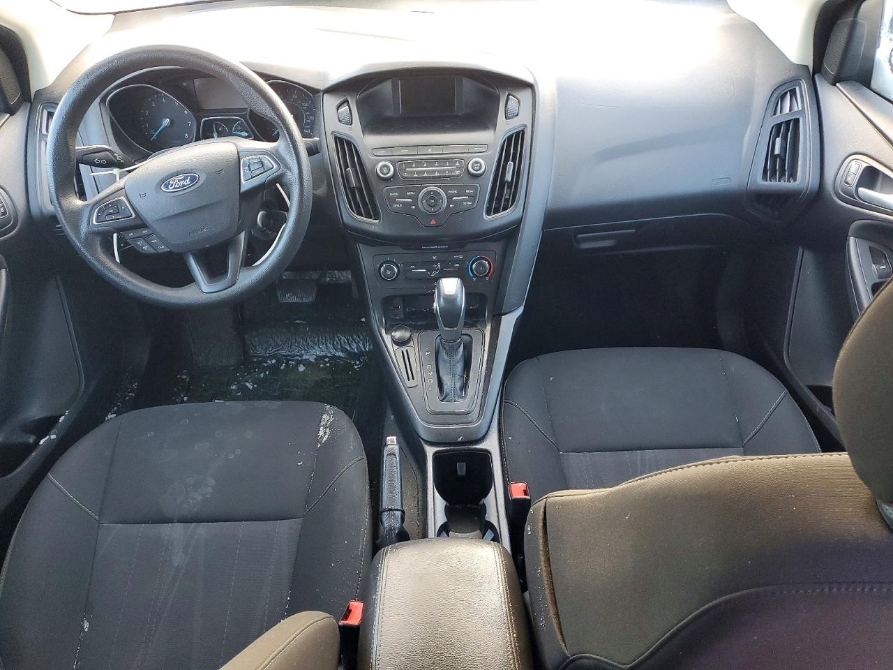 2018 FORD FOCUS SE photo 15
