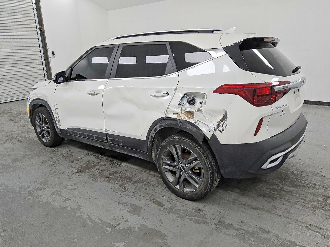 2023 KIA SELTOS S photo 3