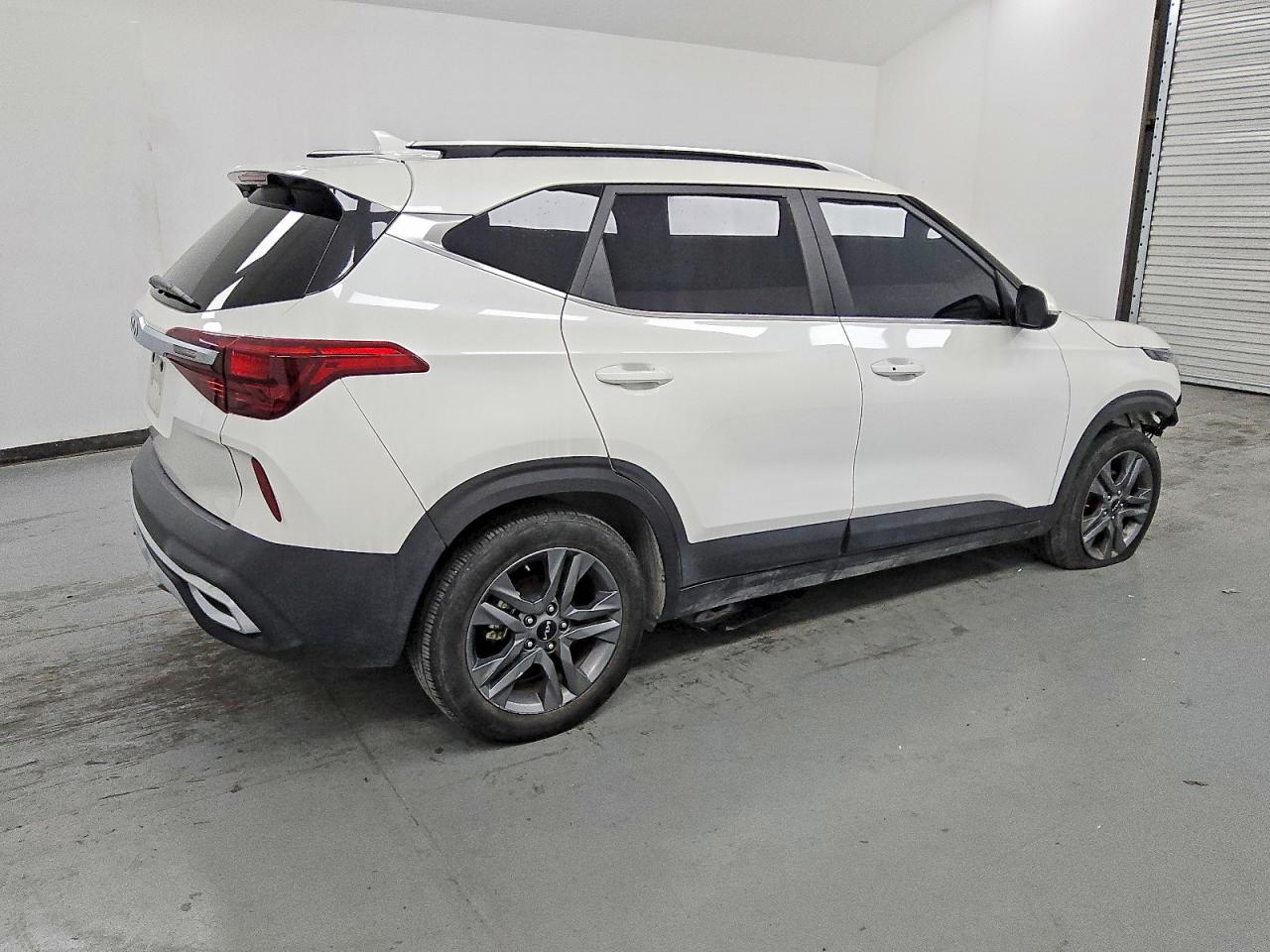 2023 KIA SELTOS S photo 5