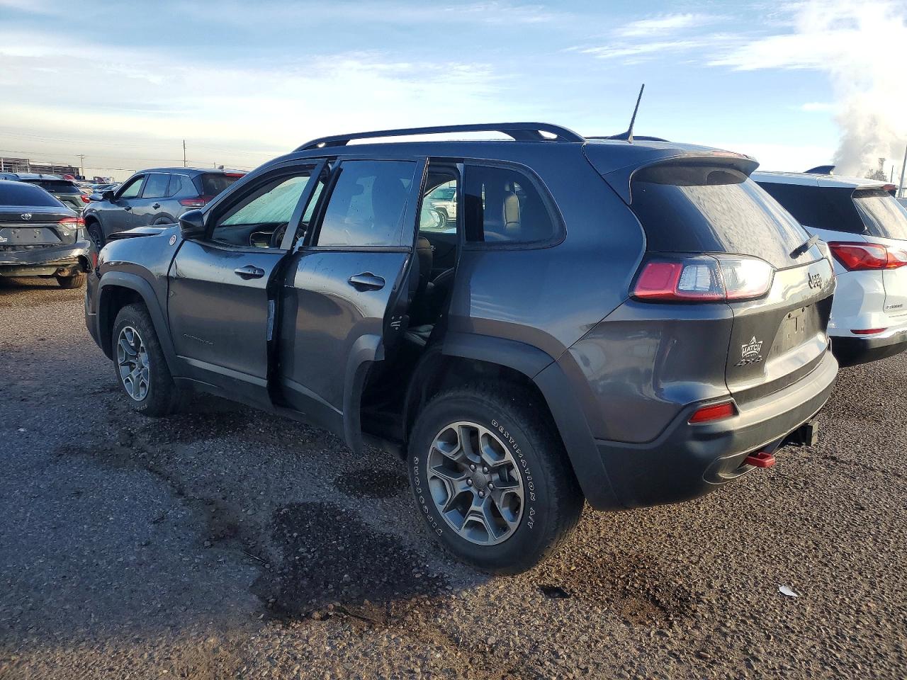 2022 JEEP CHEROKEE TRAILHAWK photo 2