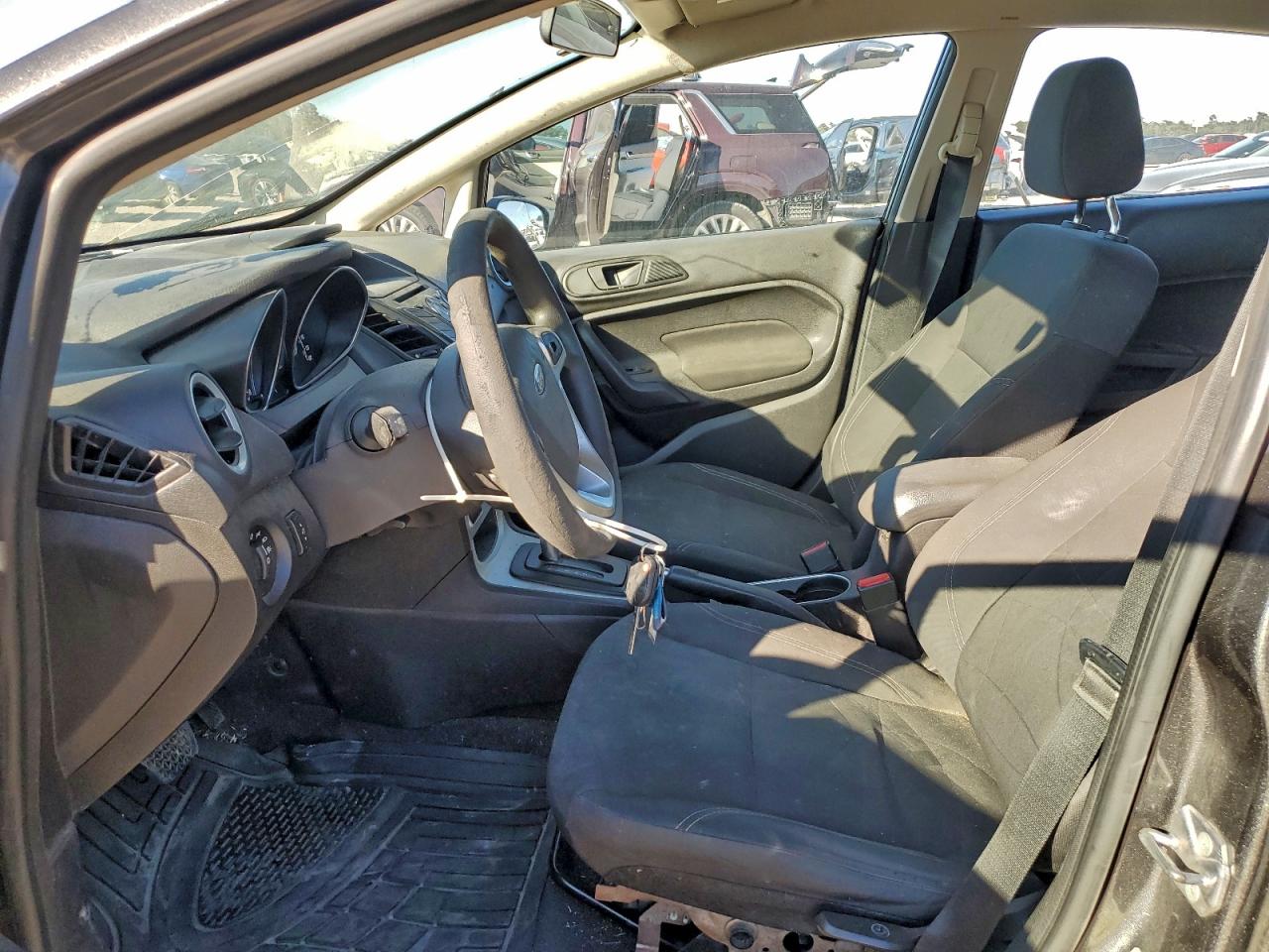 2018 FORD FIESTA SE photo 7