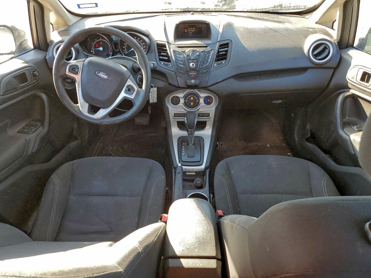 2018 FORD FIESTA SE photo 8