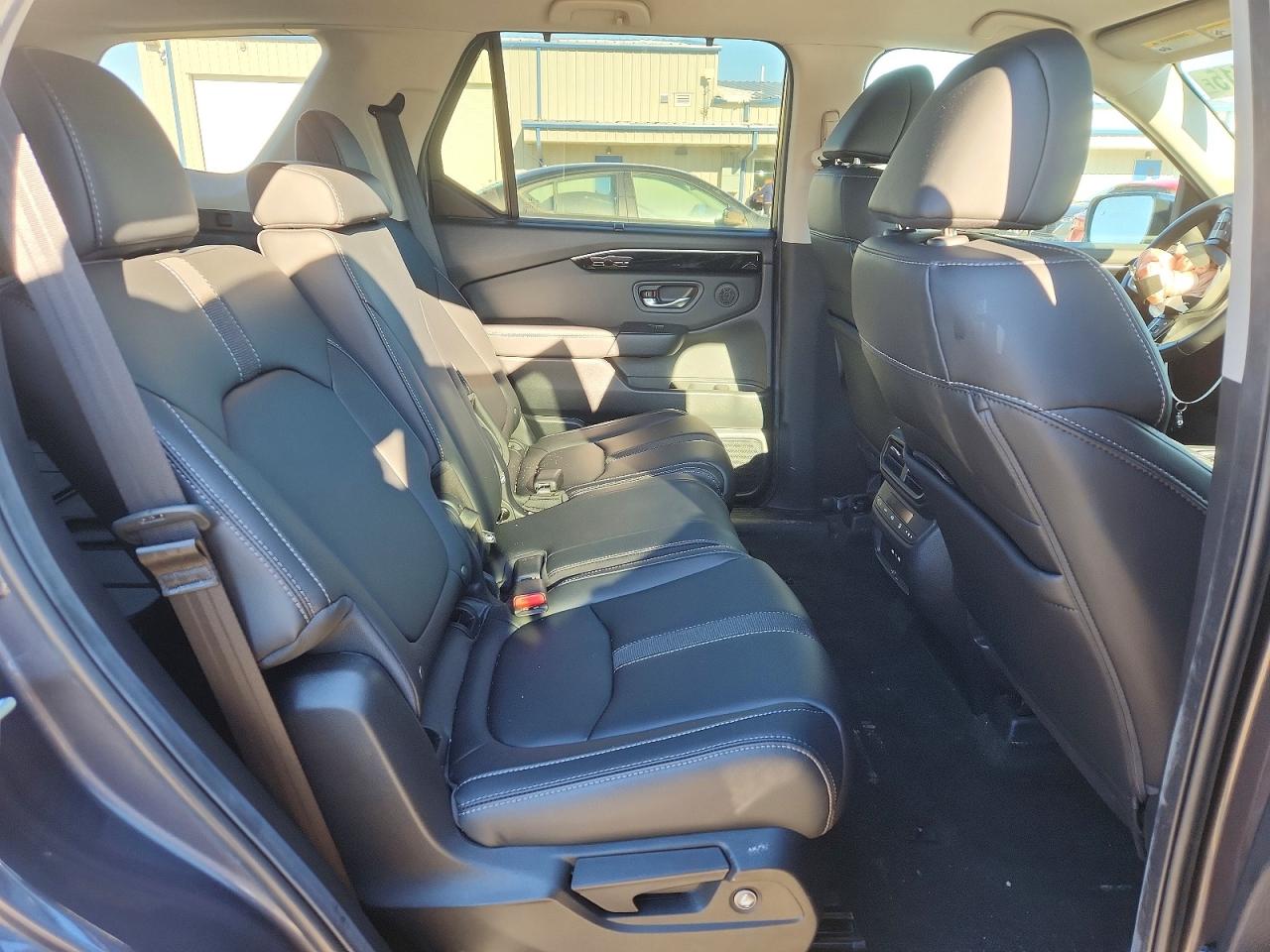 2025 HONDA PILOT EXL photo 19