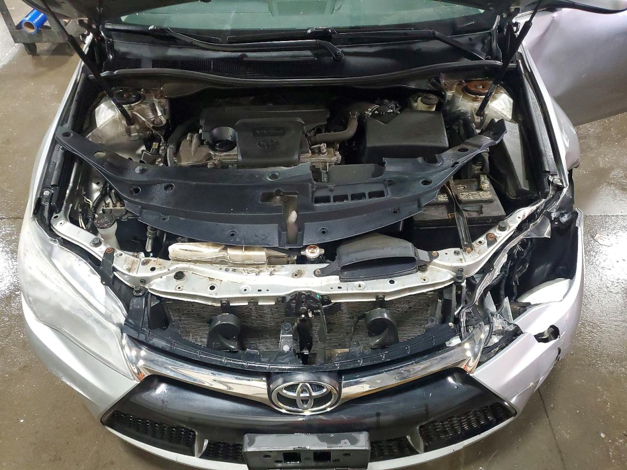 2017 TOYOTA CAMRY LE photo 11