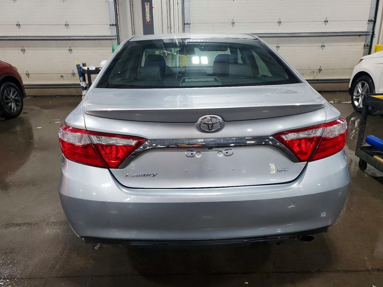 2017 TOYOTA CAMRY LE photo 6