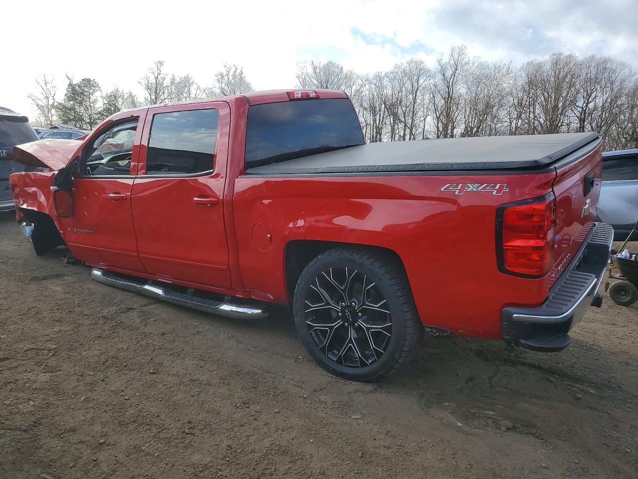 2015 CHEVROLET SILVERADO K1500 LT photo 2