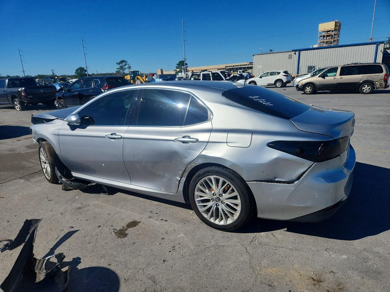 2019 TOYOTA CAMRY L photo 2