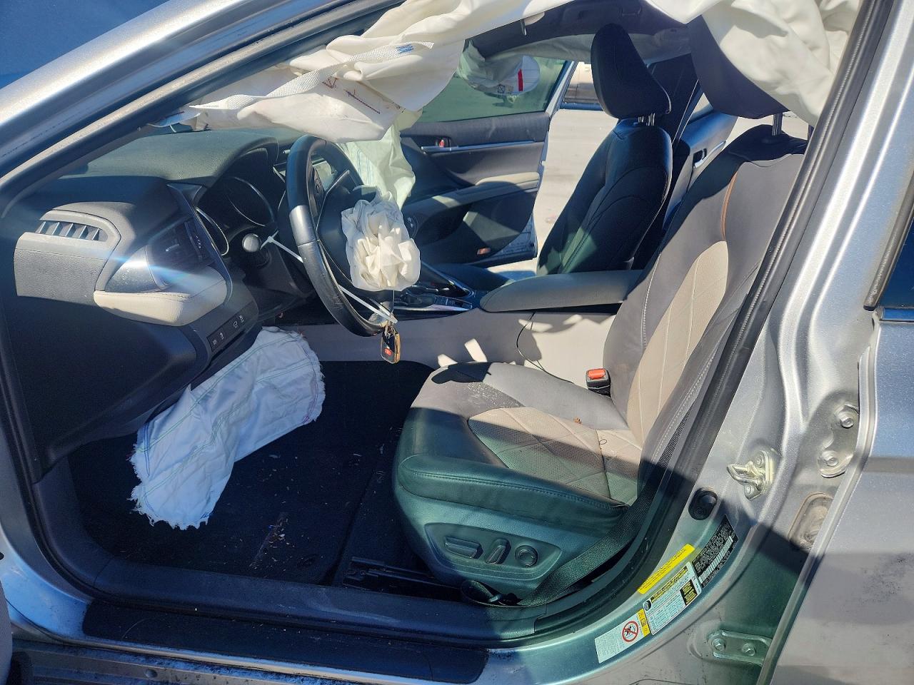 2019 TOYOTA CAMRY L photo 7