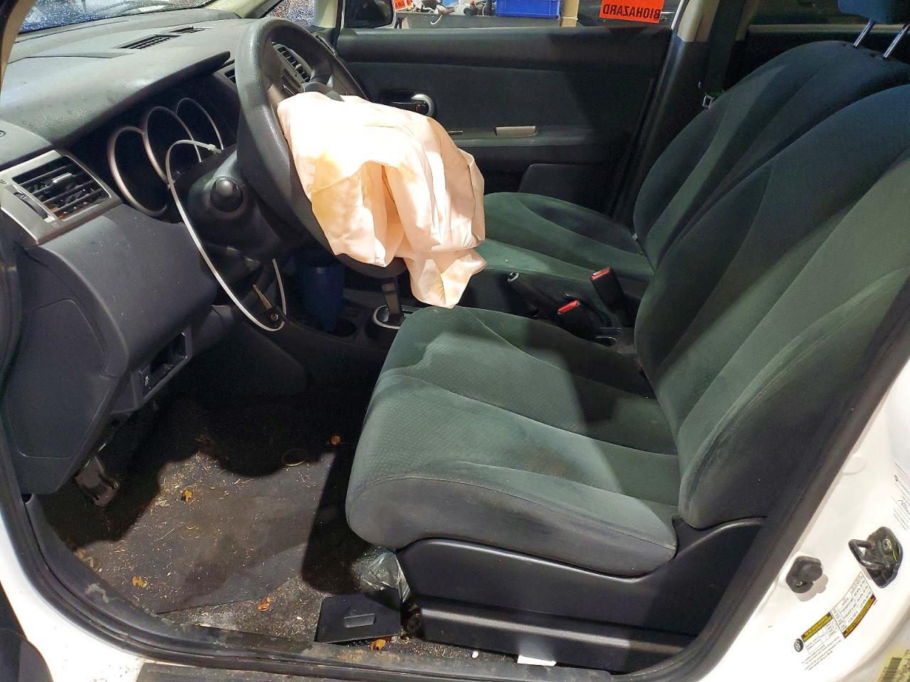 2012 NISSAN VERSA S photo 7