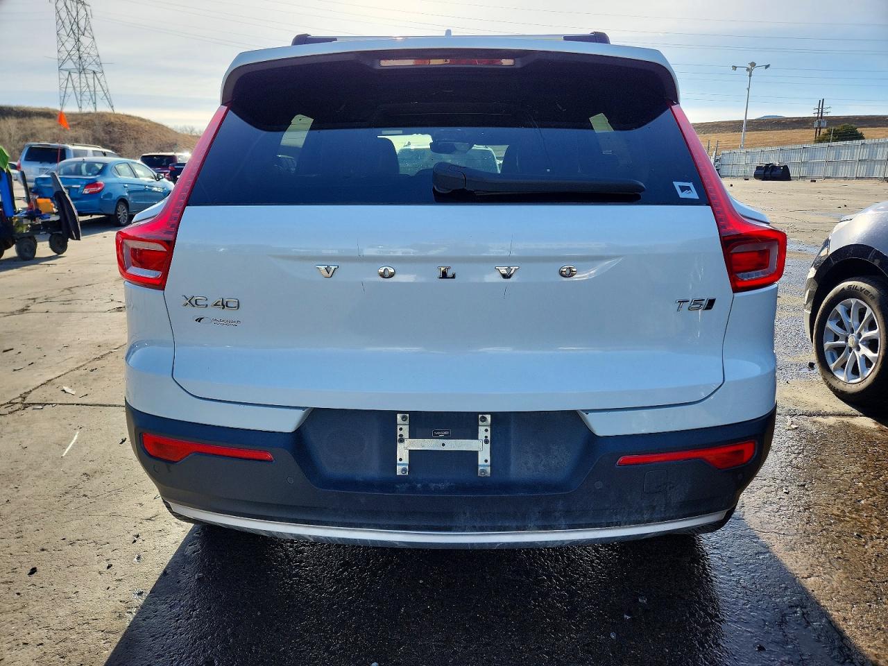 2020 VOLVO XC40 T5 MOMENTUM photo 6
