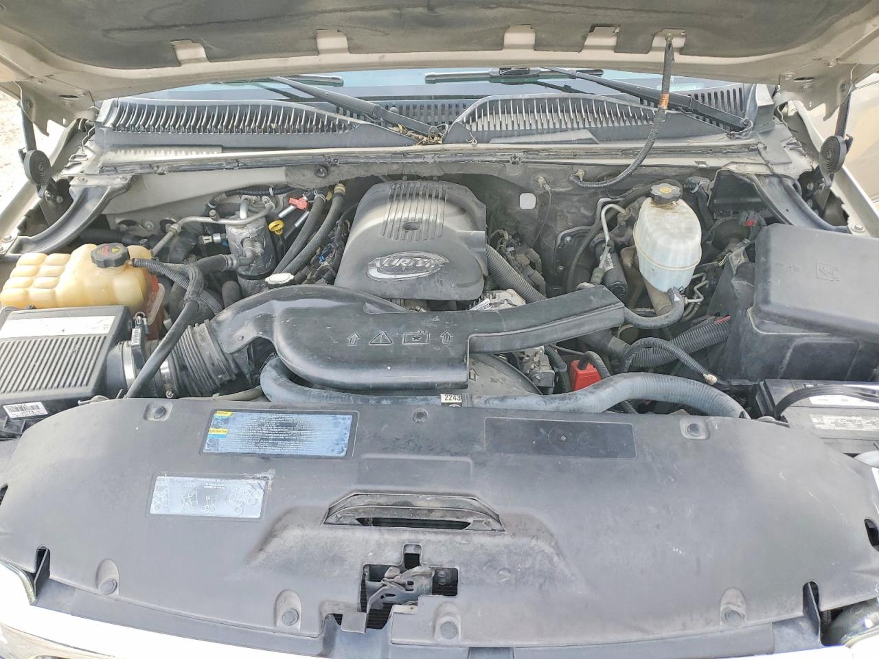 2004 GMC YUKON photo 12