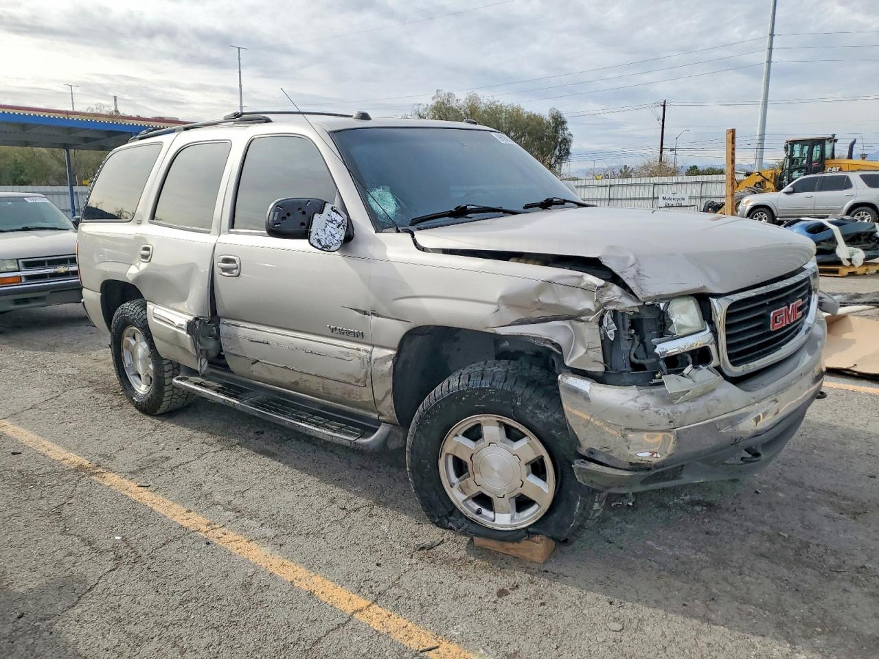 2004 GMC YUKON photo 4