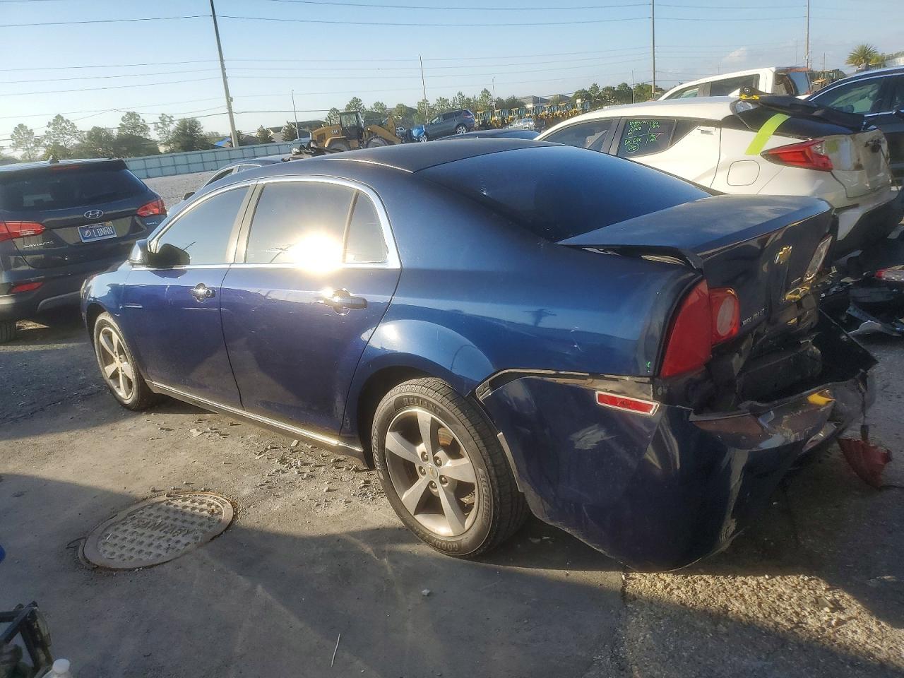 2011 CHEVROLET MALIBU 1LT photo 2