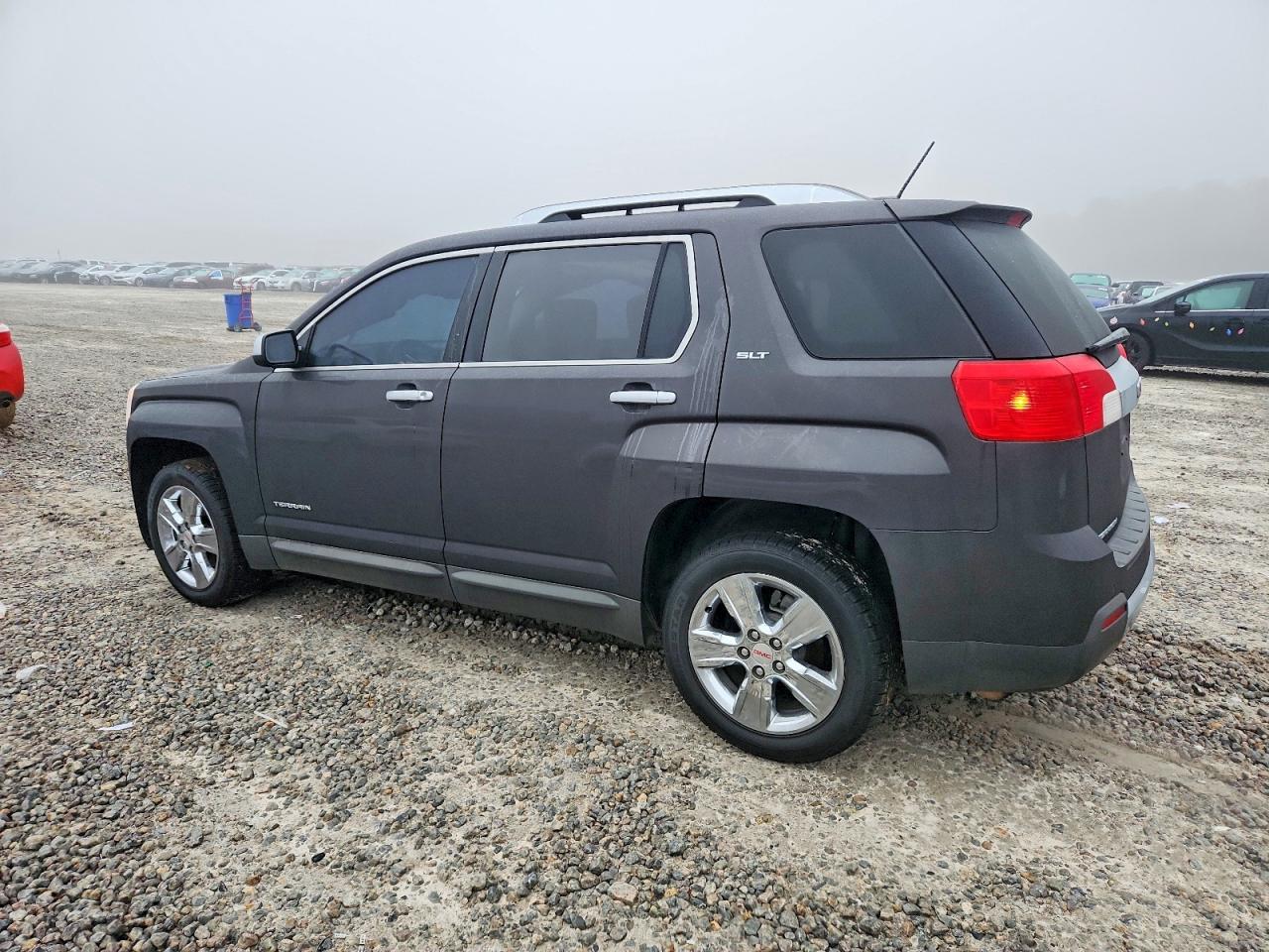 2015 GMC TERRAIN SLT photo 2