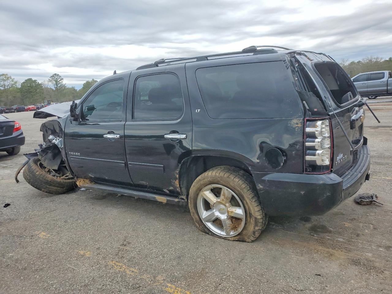 2013 CHEVROLET TAHOE C1500 LT photo 2