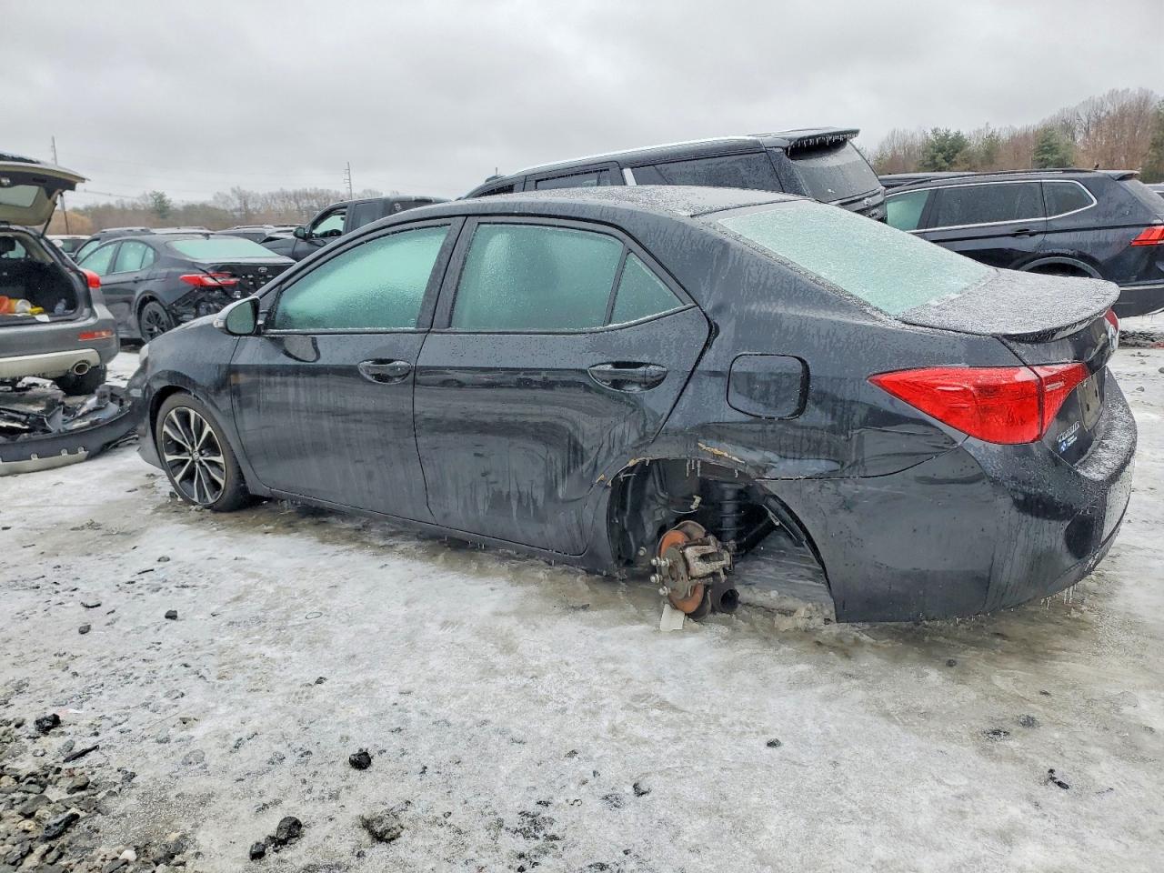 2018 TOYOTA COROLLA SE photo 3