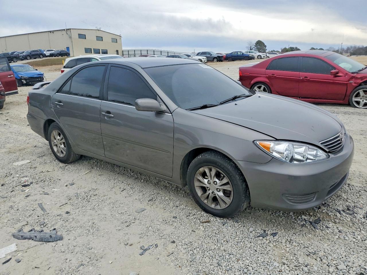 2005 TOYOTA CAMRY LE photo 4
