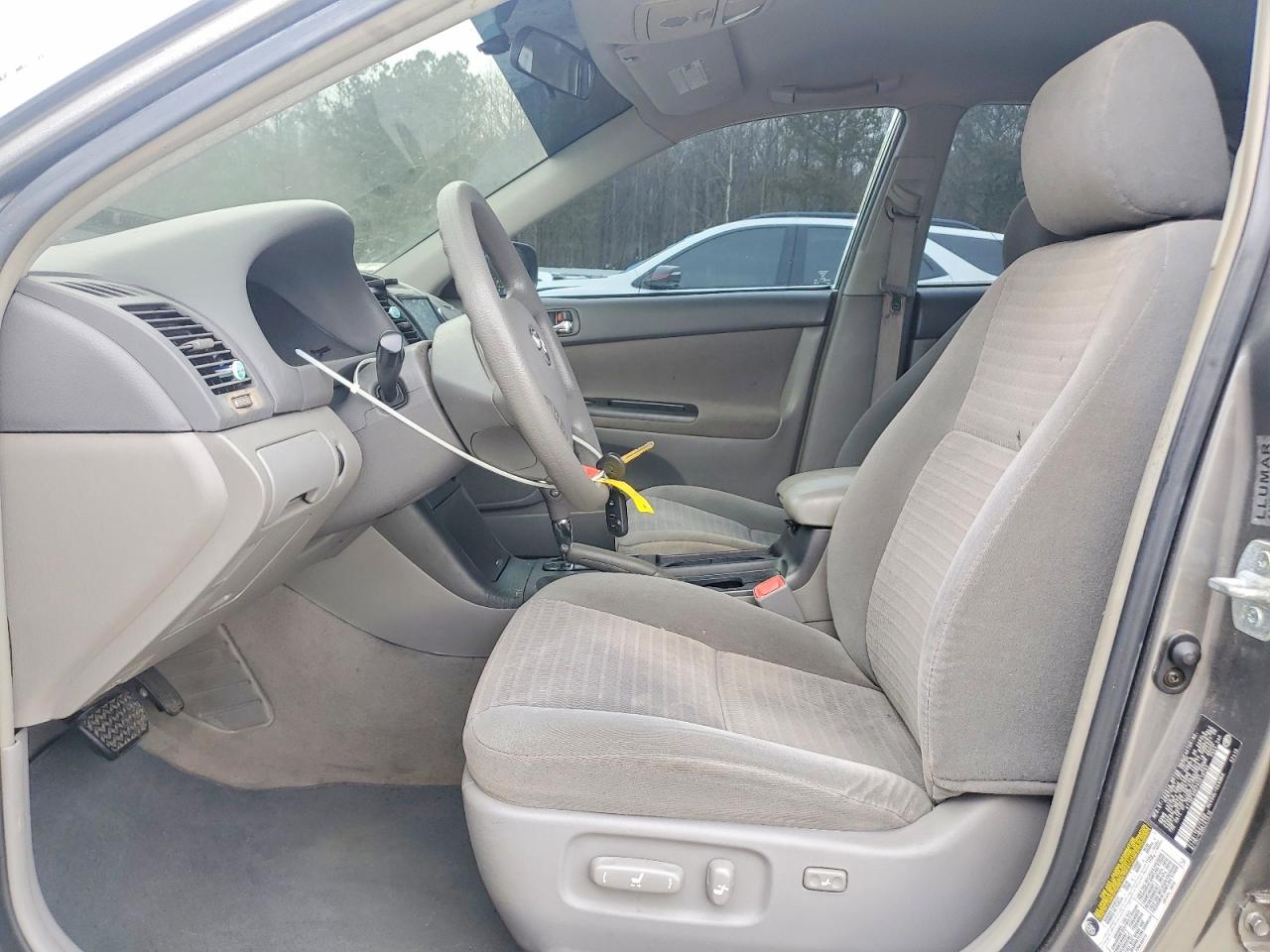 2005 TOYOTA CAMRY LE photo 7