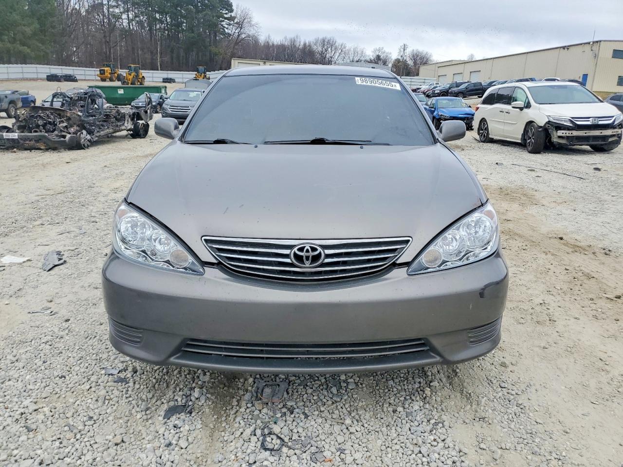 2005 TOYOTA CAMRY LE photo 5