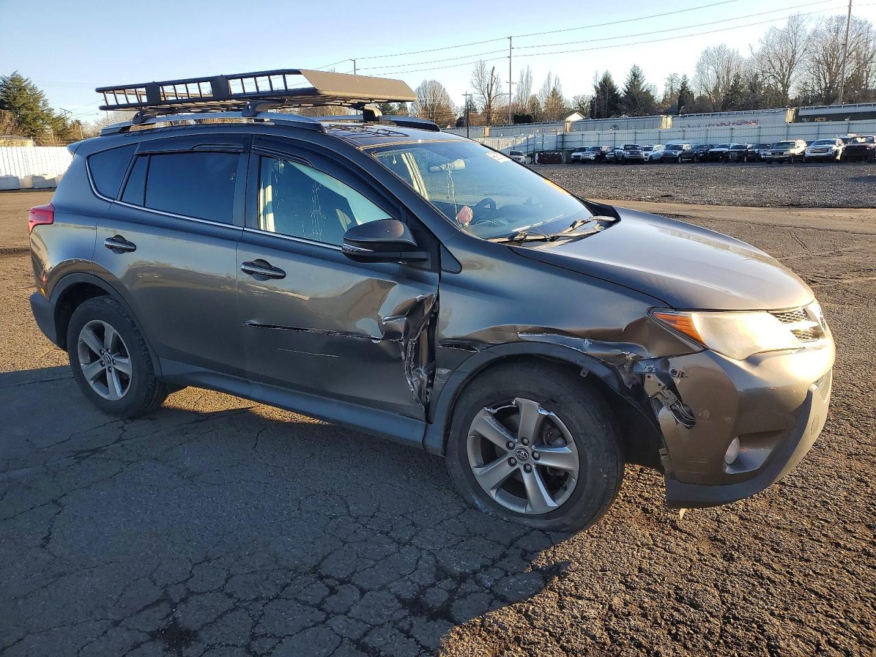 2015 TOYOTA RAV4 XLE photo 4