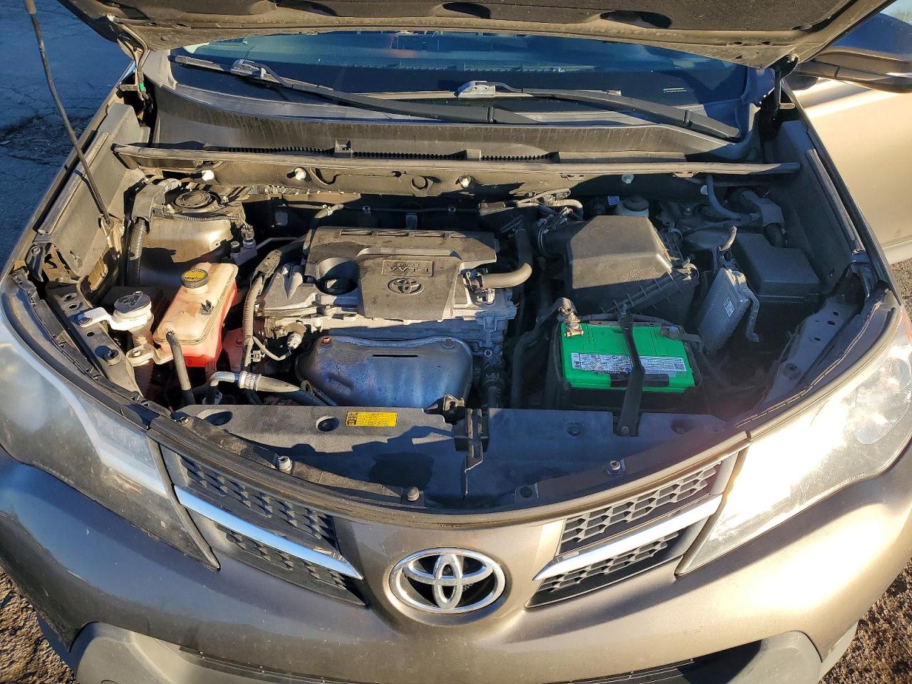 2015 TOYOTA RAV4 XLE photo 11