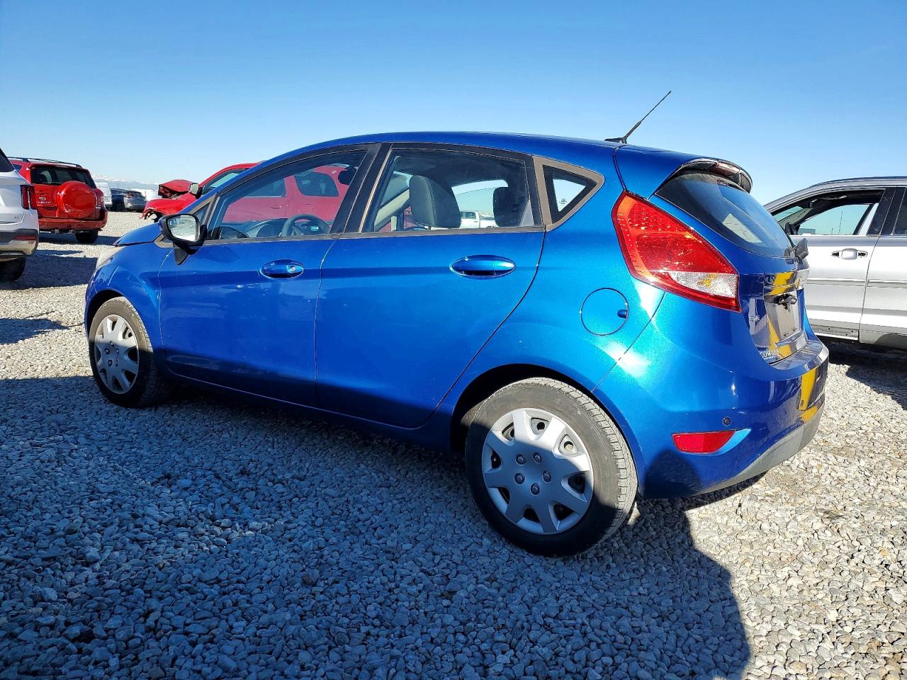 2011 FORD FIESTA SE photo 2