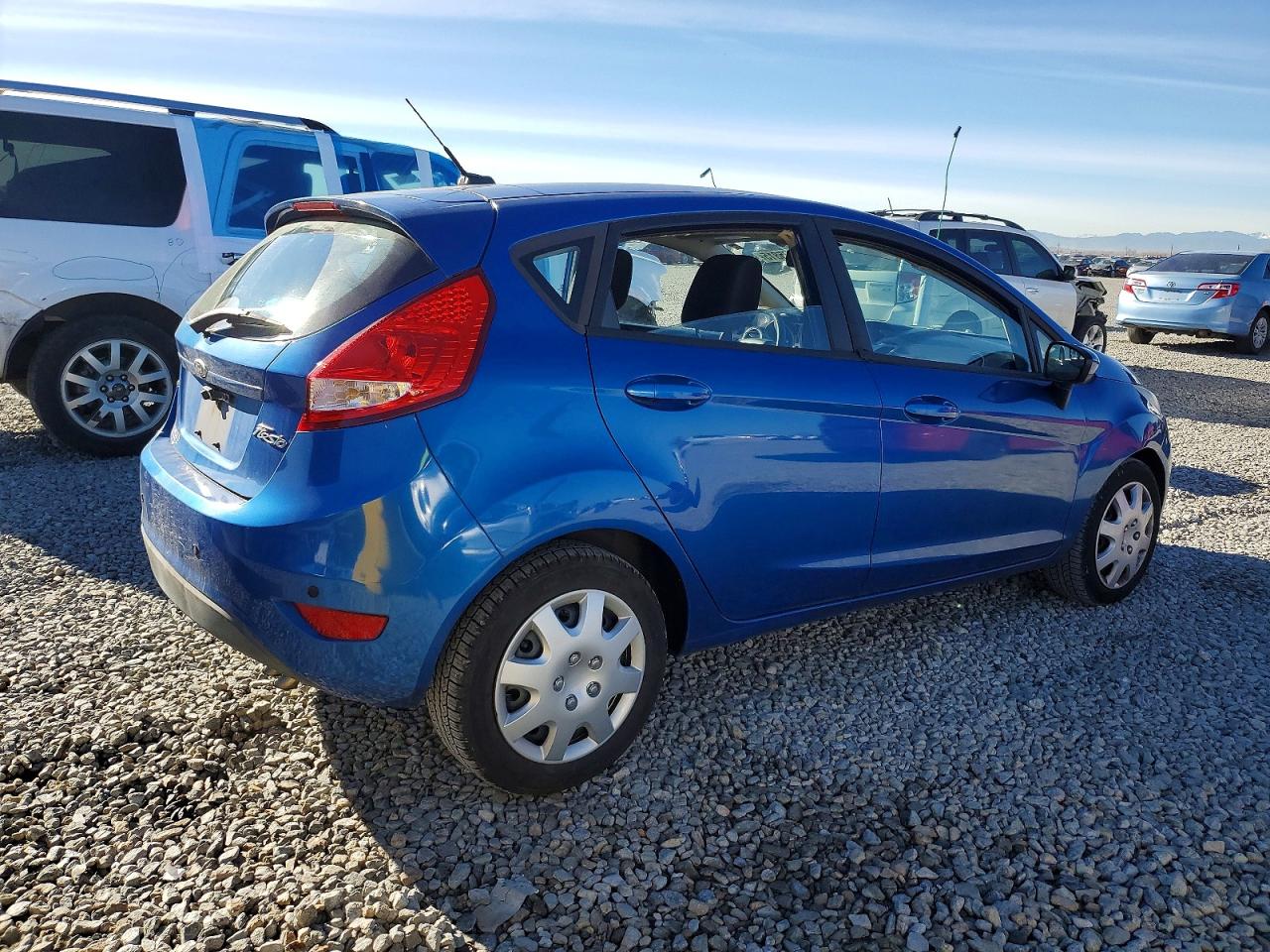 2011 FORD FIESTA SE photo 3