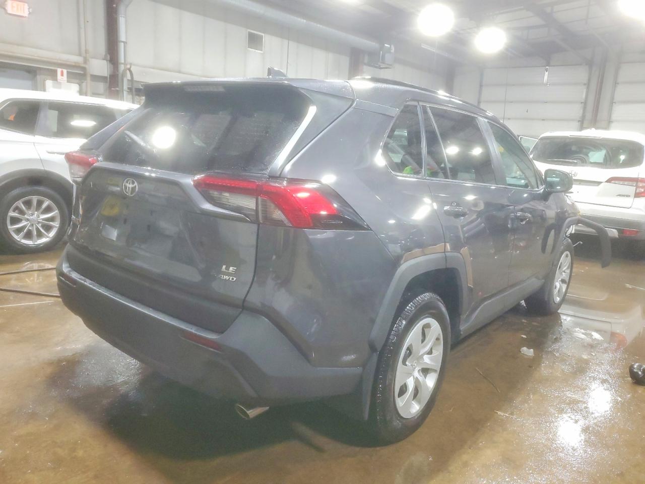 2019 TOYOTA RAV4 LE photo 3