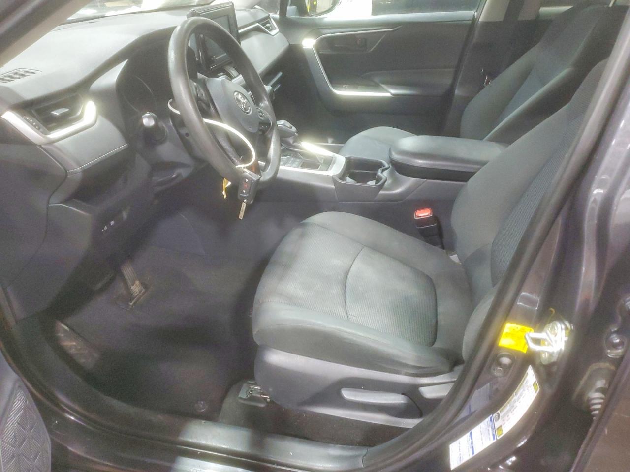 2019 TOYOTA RAV4 LE photo 7