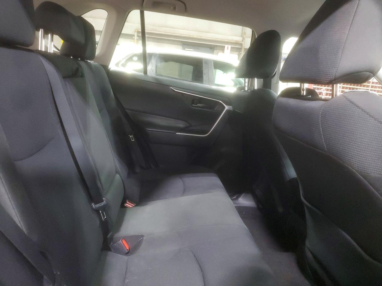 2019 TOYOTA RAV4 LE photo 10