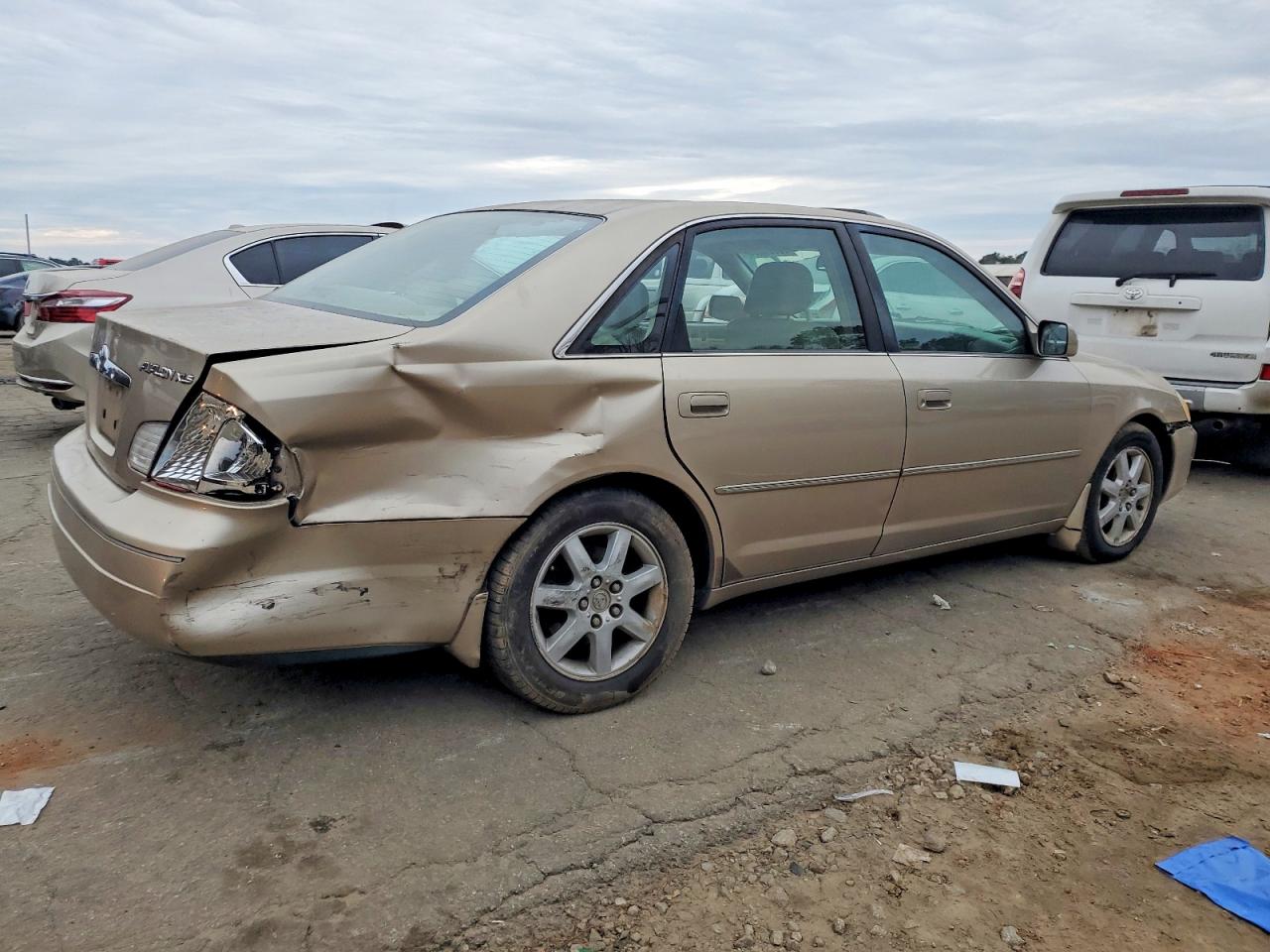 2002 TOYOTA AVALON XL photo 5