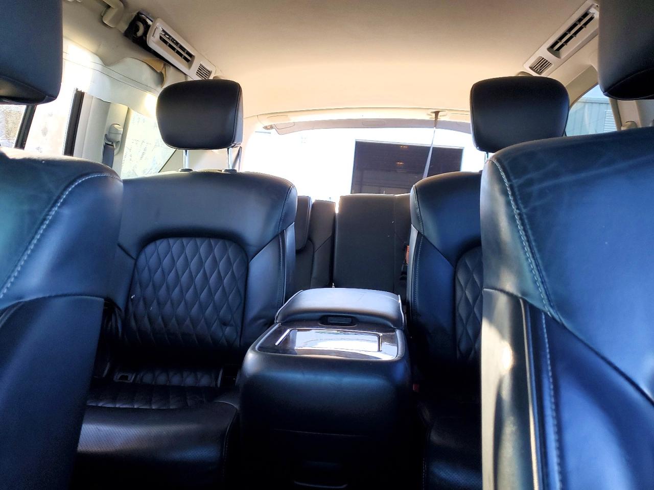 2019 INFINITI QX80 LUXE photo 10