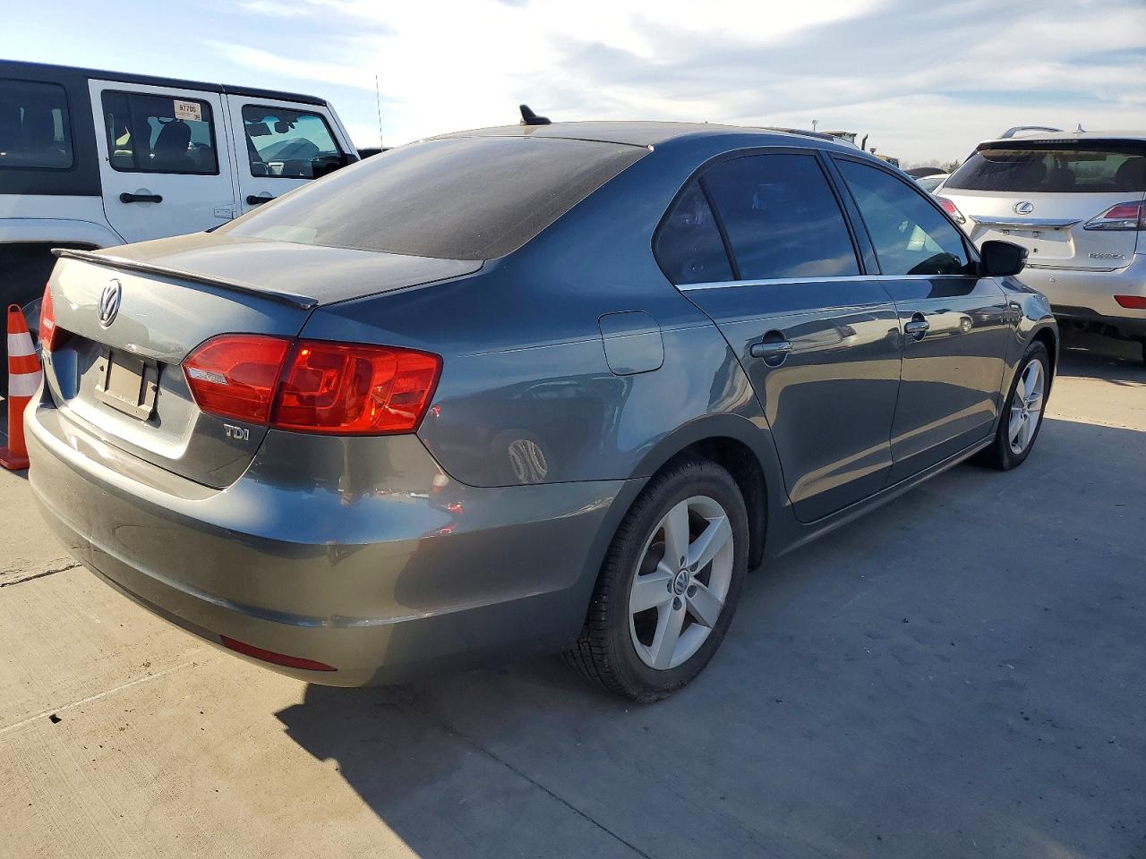 2013 VOLKSWAGEN JETTA TDI photo 3